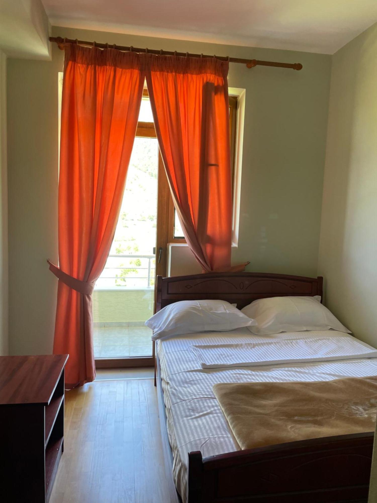 Lura Hotel Fushe-Lure Exteriör bild