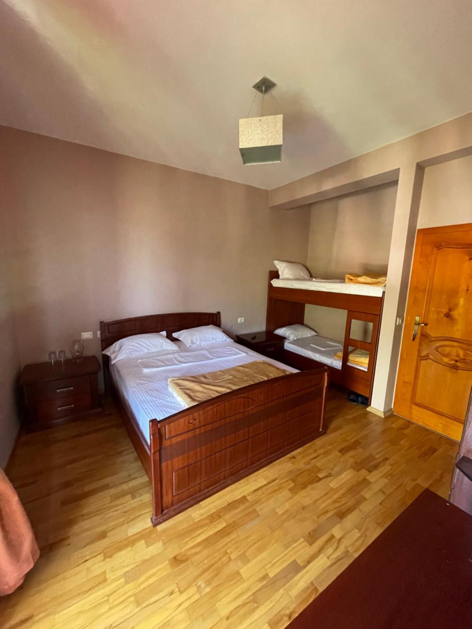 Lura Hotel Fushe-Lure Exteriör bild