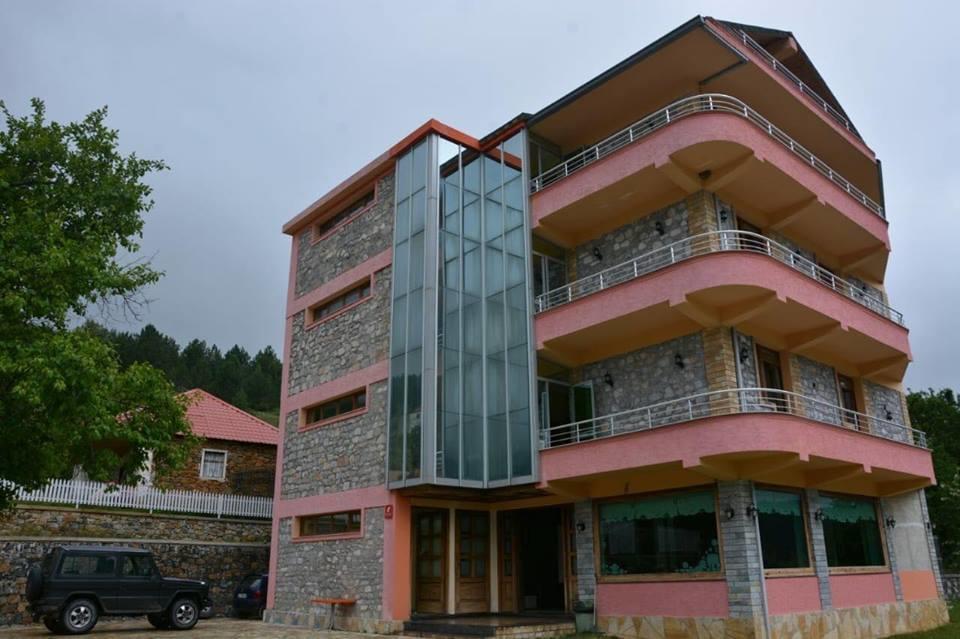 Lura Hotel Fushe-Lure Exteriör bild